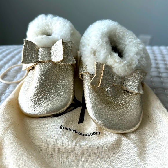 Freshly Picked Other - Freshly Picked Baby Shoes in Platinum, Sherpa- lined